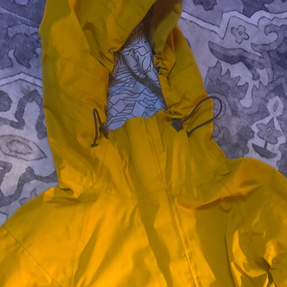 Eastern Mountain Sports Yellow Rain jacket womens size small  Interior is printe - Picture 9 of 11